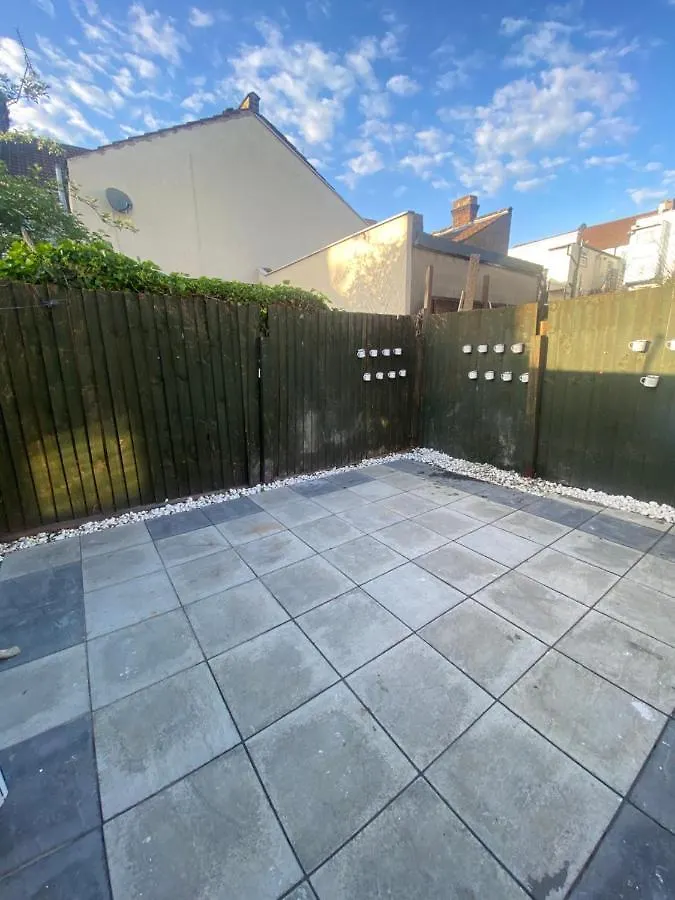 Cosy House In Newham Appartement Londen