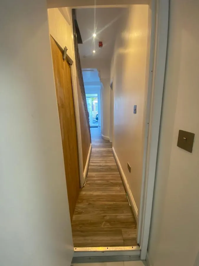 Cosy House In Newham Apartment London